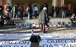 Thousand demonstrieren in Dessau in memory of murder of Oury Jalloh / Tausende demonstrieren in Dessau im Andenken an den Mord von Oury Jalloh